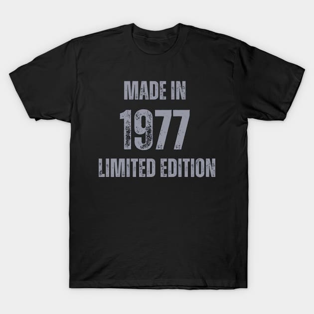 Vintage Made in 1977 , Limited Edition  , Gift for Mom Dad Birthday T-Shirt by Mary_Momerwids